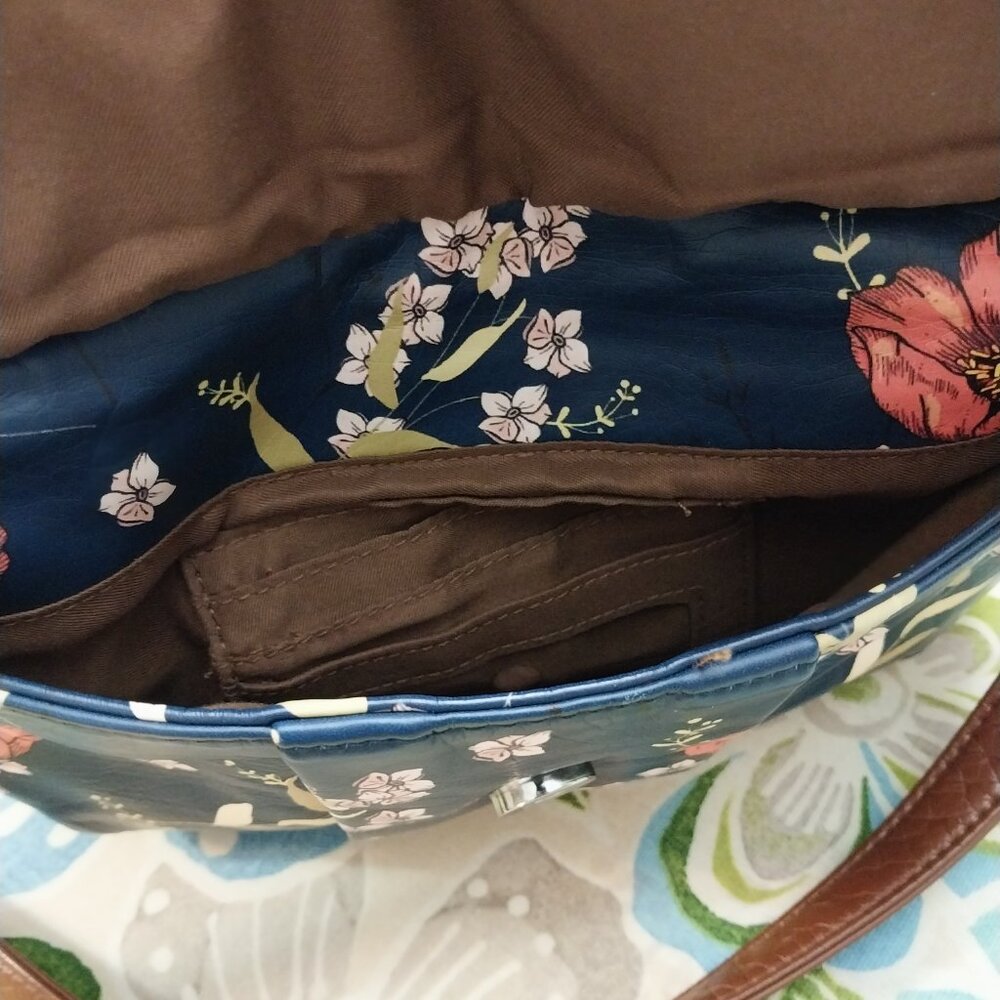 3358 Small Bueno Crossbody in Navy and Brown Print. - Picture 12 of 12